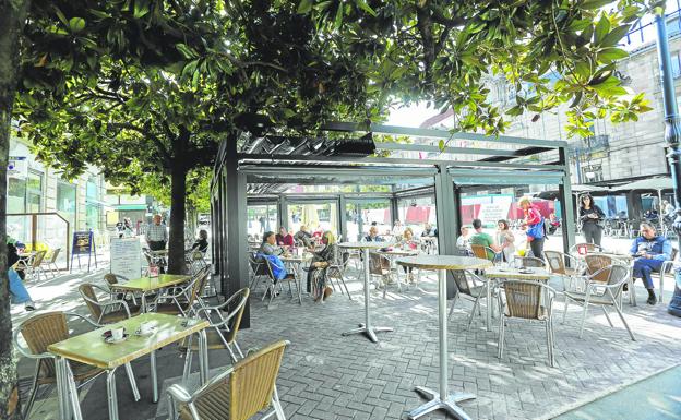 El fin de la pandemia obliga a una docena de bares a pagar cinco veces más por su terraza