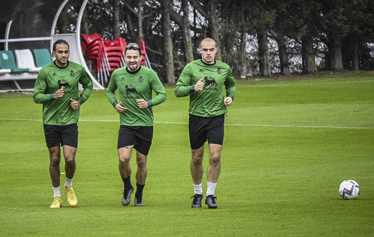 Matheus Aiás se reincorpora al grupo