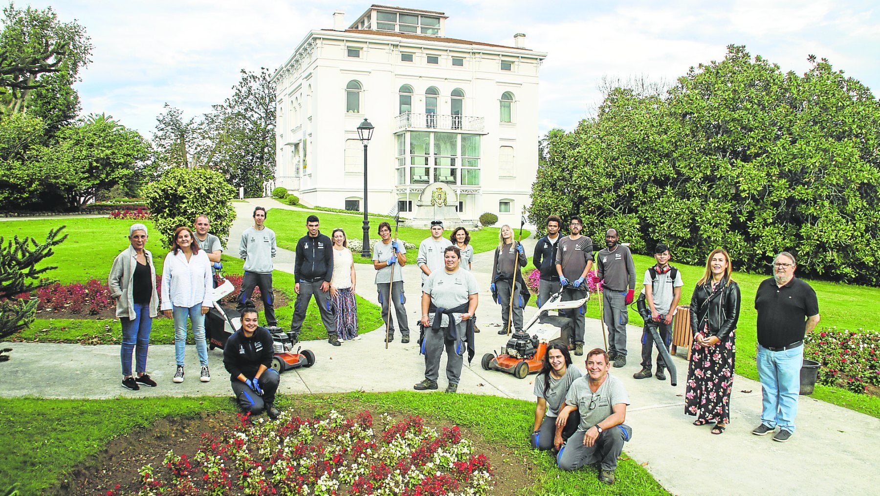 Los jardineros de la Finca del Marqués de Valdecilla