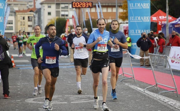 Recta final para disputar la Carrera de las Empresas en Torrelavega