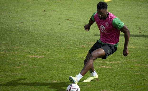 Gassama prepara su vuelta con dos semanas por delante