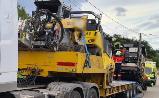 El transportista que murió en Navajeda fue aplastado por una máquina que subía a su camión