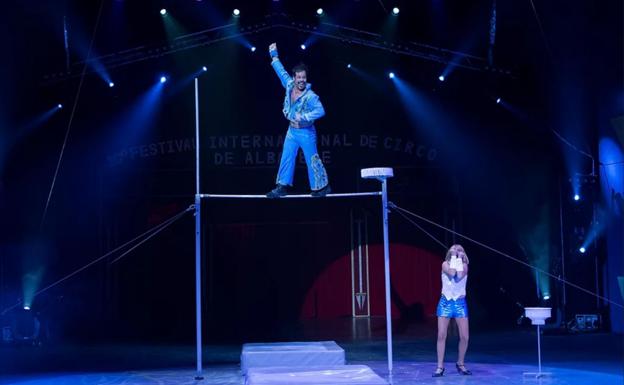 Seis guiños de circo contemporáneo en el arranque del festival 'En la cuerda floja'