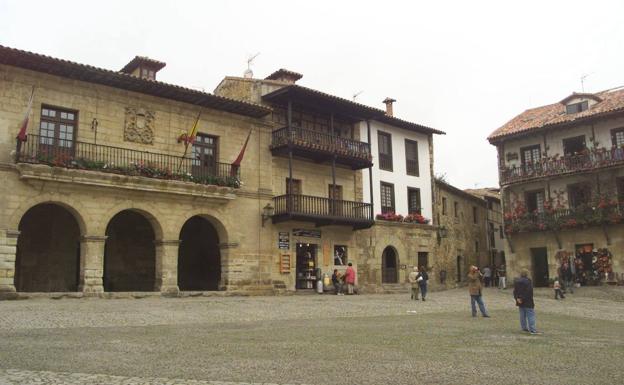 AVI acusa al equipo de gobierno de Santillana del Mar de invertir en proyectos «inviables»