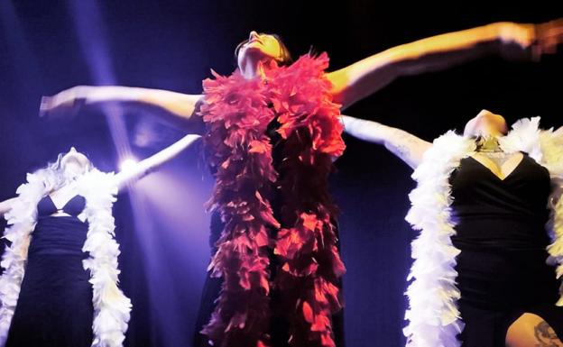 El Festival Internacional de Burlesque seduce en Las Llamas