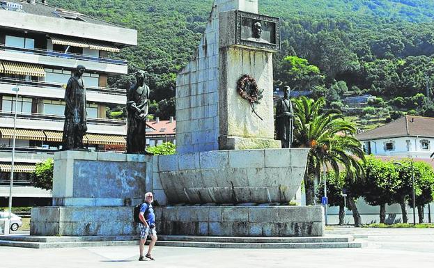 Santoña pedirá un informe sobre el cambio de nombre del monumento a Carrero Blanco
