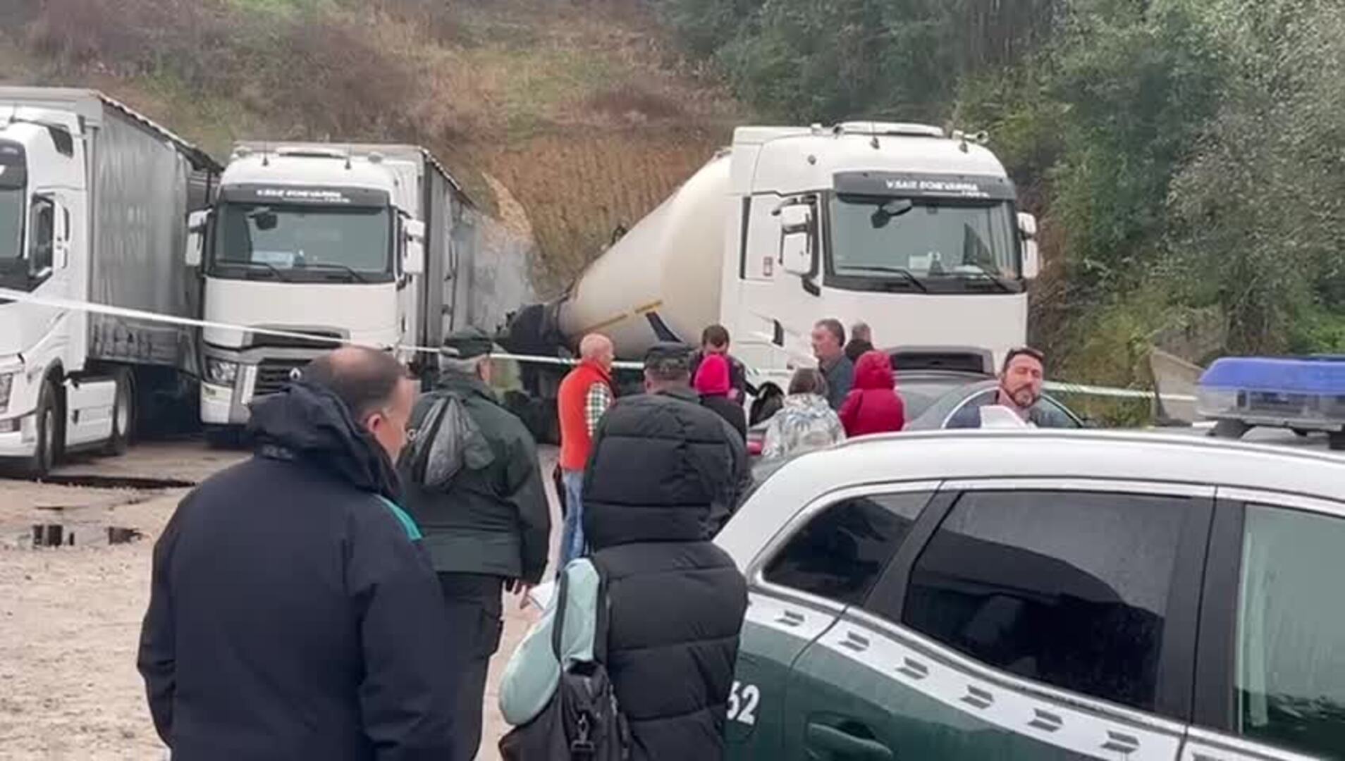Así han quedado los camiones calcinados en Villaescusa