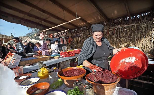 Casar de Periedo celebra este fin de semana su XVII Feria de la Alubia