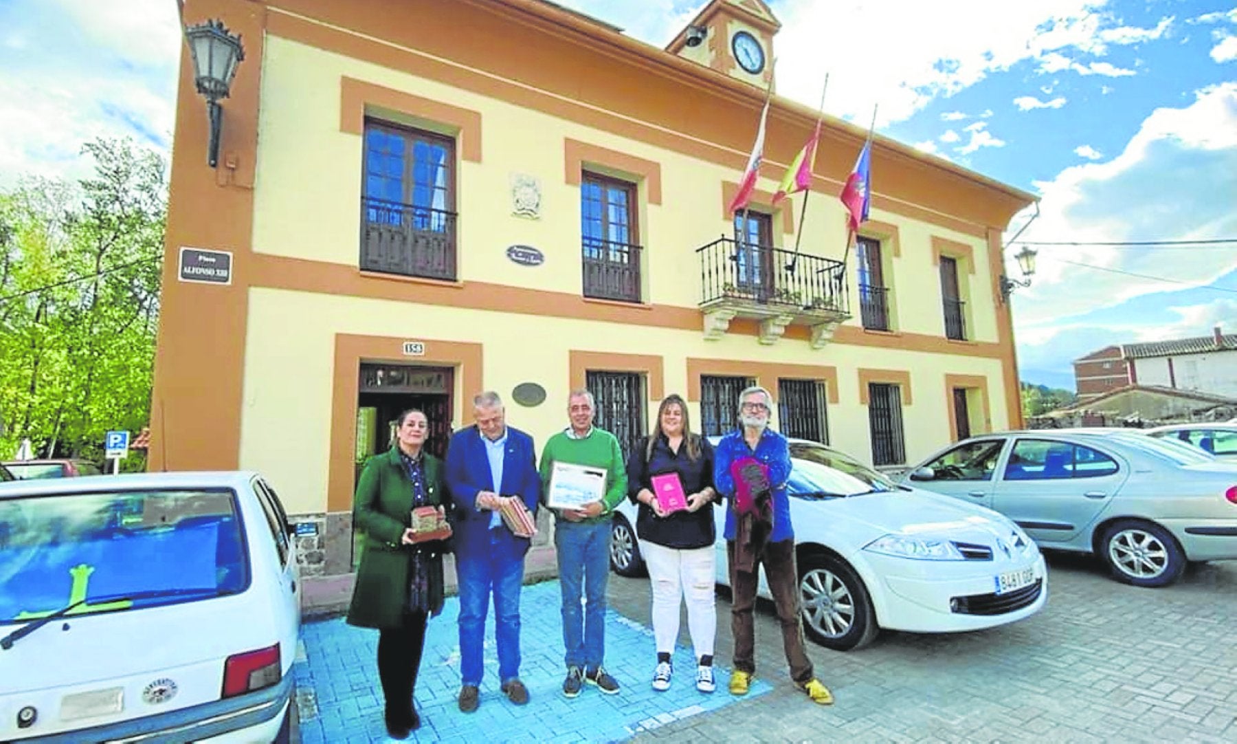 Los alcaldes de Iguña reclaman más presencia en el Parlamento