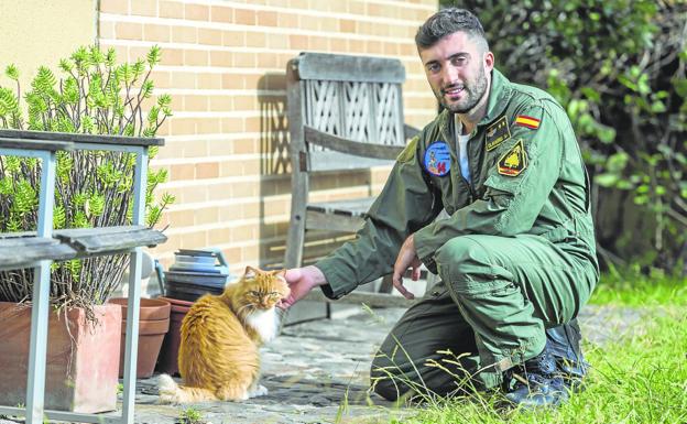 Mario Pérez Olavarría: «Cuando las adopté ya sabía que en casa el soldado iba a ser yo»