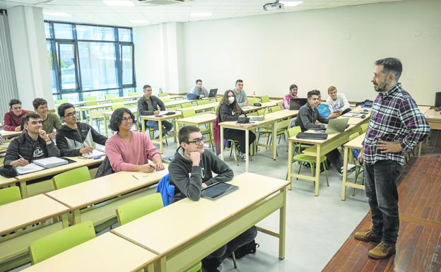 La normalidad en el campus de Las Llamas marca el paso académico en la UC