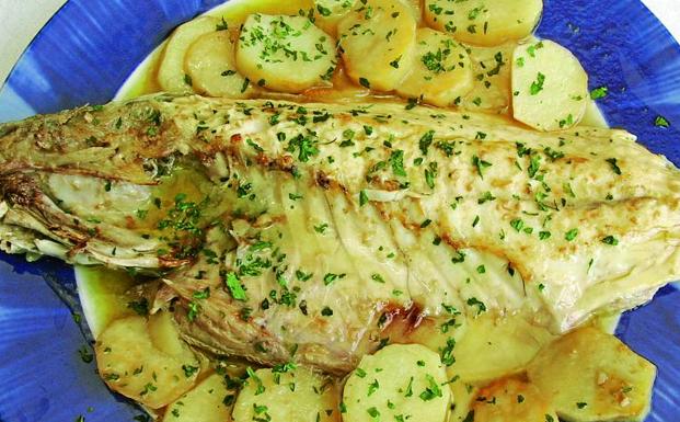 La receta del día: lubina con patatas al horno