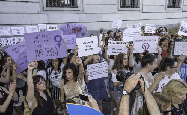 El movimiento feminista de Cantabria defiende la ley del 'solo sí es sí' y confía en su ajuste