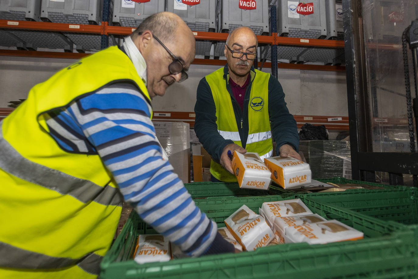 Los preparativos de la Gran Recogida del Banco de Alimentos de Cantabria, en imágenes