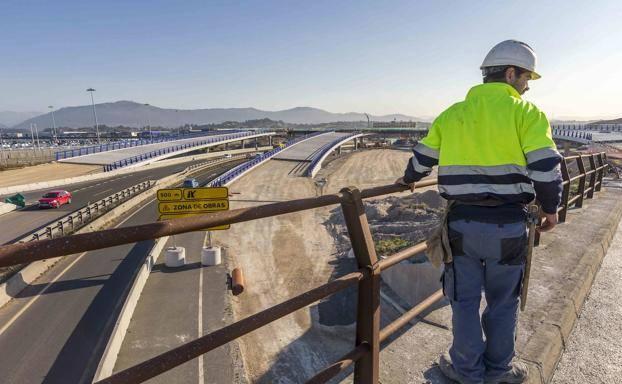 Las obras del acceso al Puerto de Raos cortarán el tráfico nocturno en la A-67 desde hoy y hasta el 29 de noviembre