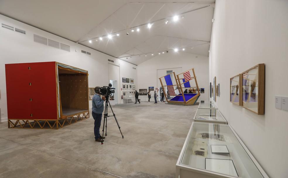 Vanguardia sobre lienzo portuario