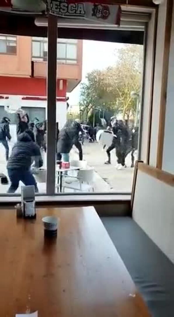 Enfrentamientos entre radicales del Burgos CF y del Real Zaragoza antes del partido