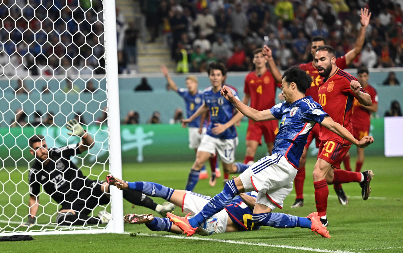 Polémica en el segundo gol: ¿salió el balón por completo?