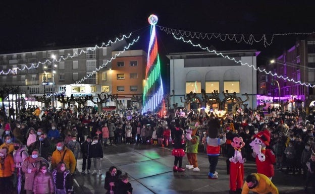 Los Corrales y Cartes se apuntan a un alumbrado de Navidad diferente