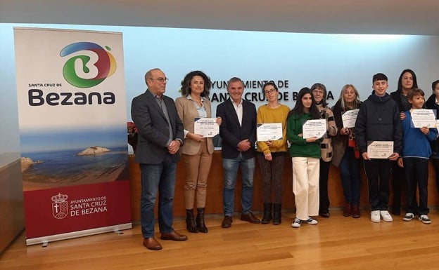 Entregados los premios del III Certamen de Poesía de Bezana