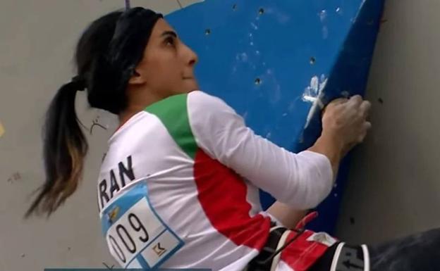 El régimen iraní derriba la casa de Elnaz Rekabi, la escaladora que compitió sin velo