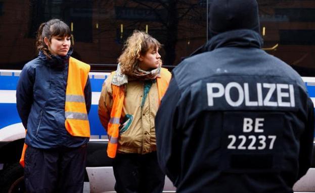 Barajan el ingreso en un psiquiátrico del joven que apuñaló a dos adolescentes en Alemania