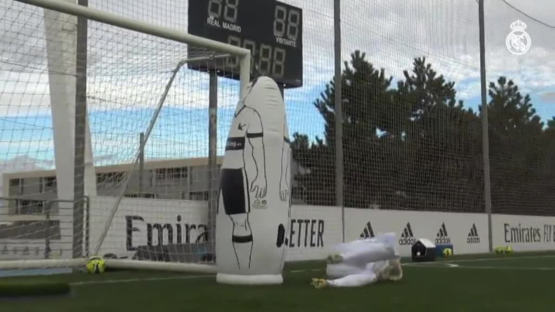 Karim Benzema regresa a los entrenamientos del Real Madrid
