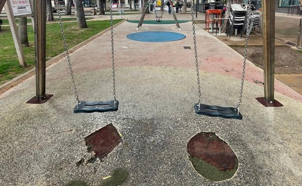 El PSOE critica el abandono de los parques infantiles de Reinosa