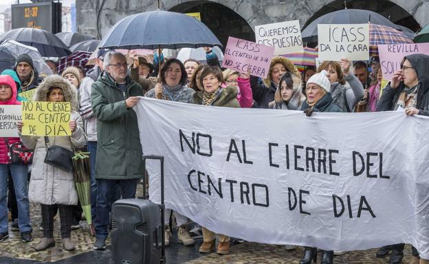 El PP pide el cese de la directora del Icass y del director de Políticas Sociales por el cierre del Centro de Día de Castro