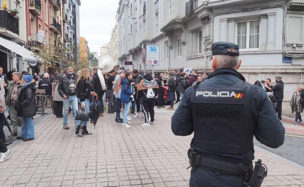 La Policía Nacional trabajará con las asociaciones de vecinos para reforzar la seguridad en los barrios