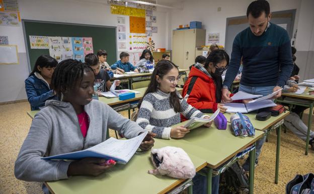 El alumnado extranjero en los centros de Cantabria crece un 32% en cinco cursos