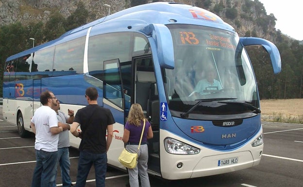 FACUA lamenta que el Gobierno no ofrezca soluciones para reforzar la línea de bus Castro Urdiales-Bilbao