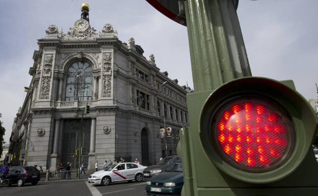 La deuda baja de 1,5 millones tras el récord de gasto público por la crisis