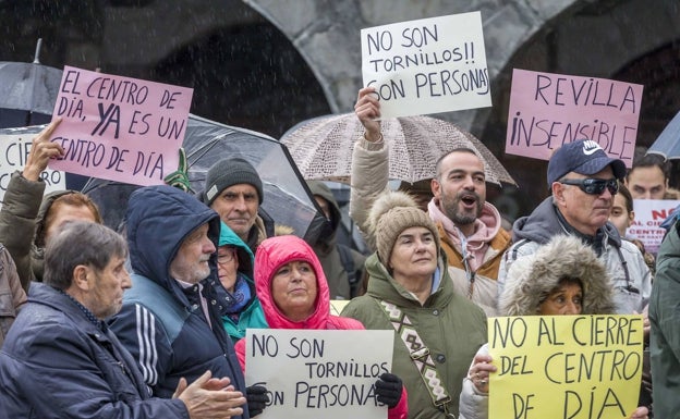 Castro Urdiales volverá a manifestarse este viernes contra el cierre de su Centro de Día