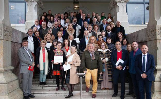 El SCS homenajea a los 91 profesionales que se han jubilado este año en Cantabria