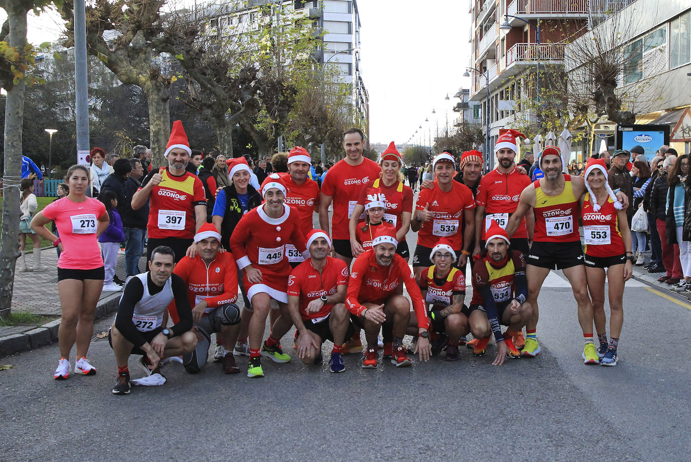 Imágenes de la 'Piculacha', la carrera de Navidad de Laredo