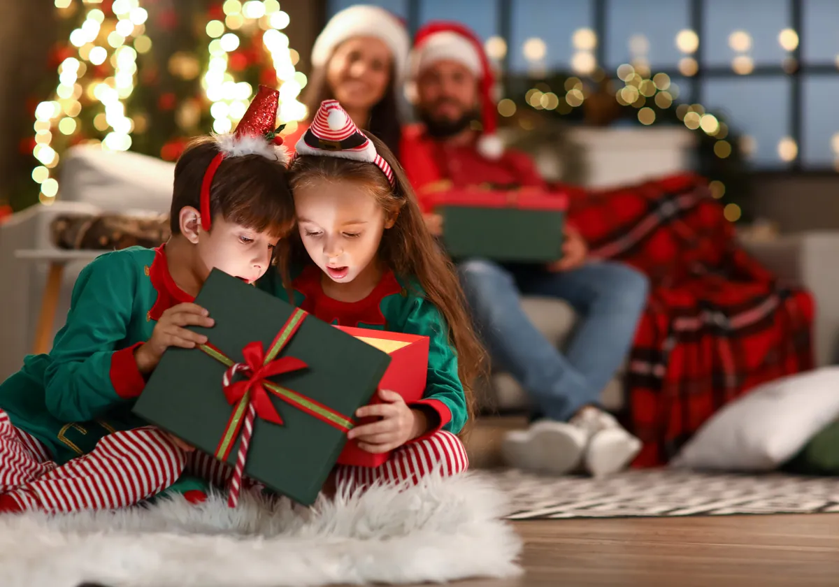 Cuándo se deben abrir los regalos de Navidad con los niños?