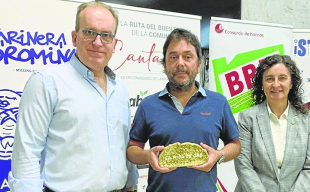 Óscar Díaz, de La Gallofa, ganó el certamen regional de pan 'Miga de Oro'