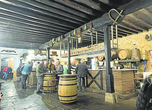 Raciones amplias en el histórico bar Casa Sampedro de Torres