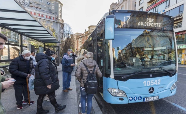 Primeros viajes del TUS al 50%: «Todo lo que ayude a ahorrar es estupendo»