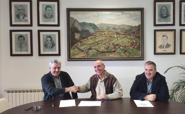 Liendo y Bosques de Cantabria firman un convenio para reforestar La Sierra de La Vida