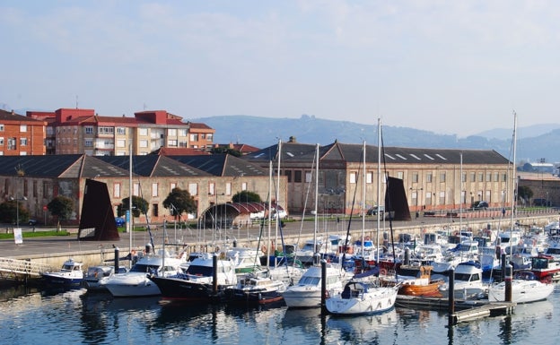El desarrollo del área del muelle de de Santoña será «racional, sostenible y equilibrado»