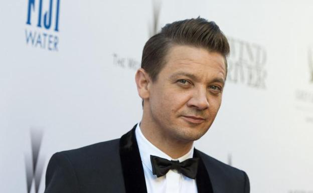 El actor Jeremy Renner, en estado «crítico» tras un accidente al retirar nieve en su rancho