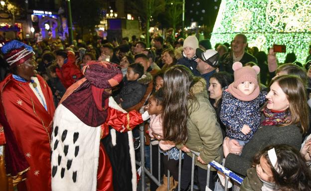 Vuelve la gran Cabalgata de Reyes de Santander sin distancias ni aforos