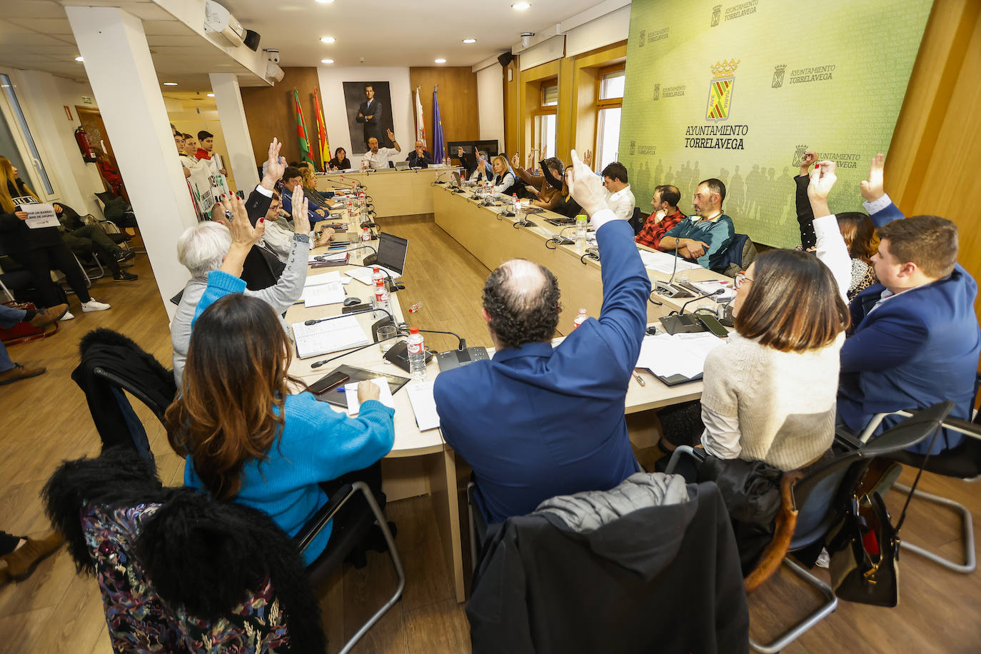 El pleno de Torrelavega, en imágenes