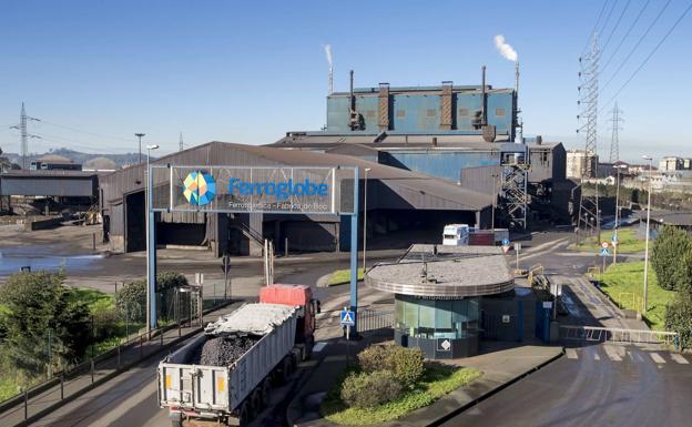 Ferroatlántica arranca un horno para aprovechar la bajada del precio de la luz en España