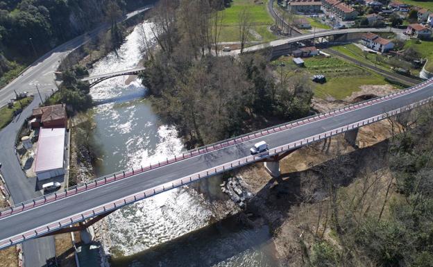 El viejo puente de Golbardo, pendiente de su acondicionamiento desde hace cuatro años