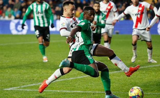 Luiz Henrique, con un golazo, decanta el partido en Vallecas