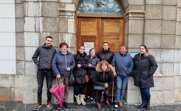 La reunión de los comerciantes del Mercado de Abastos de Laredo con la alcaldesa concluye sin acuerdo