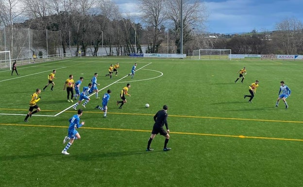 Inaugurado el nuevo césped del campo de fútbol de Pontejos